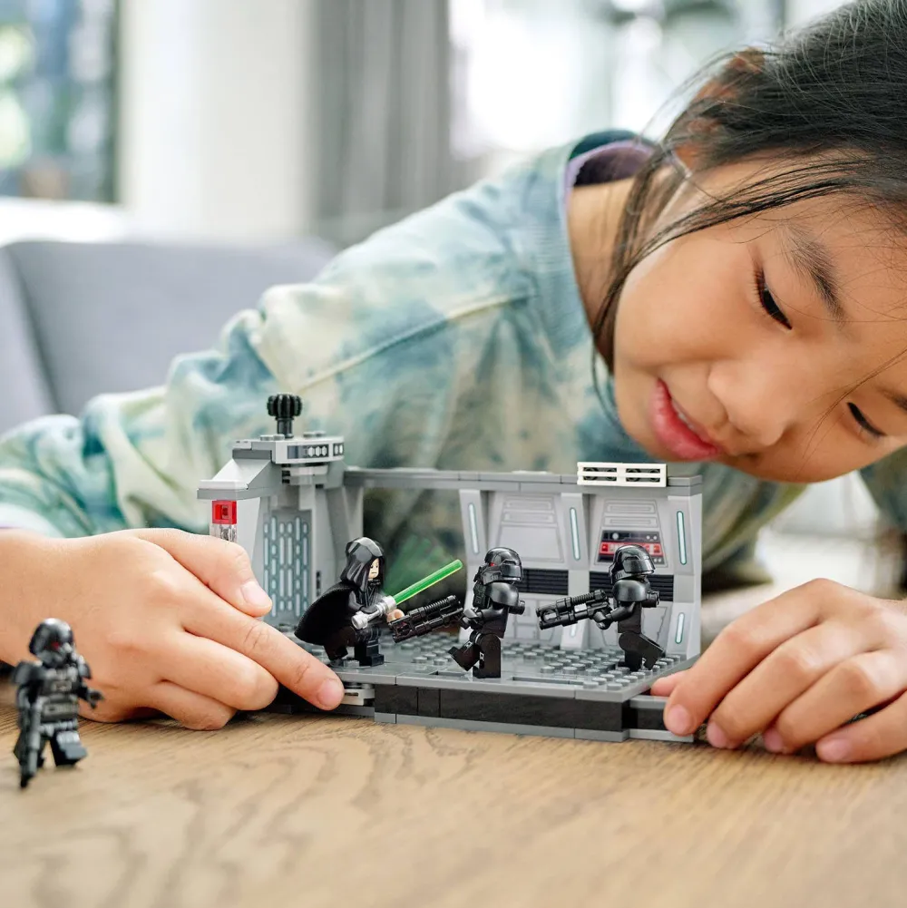 LEGO Star Wars Dark Trooper Attack 75324