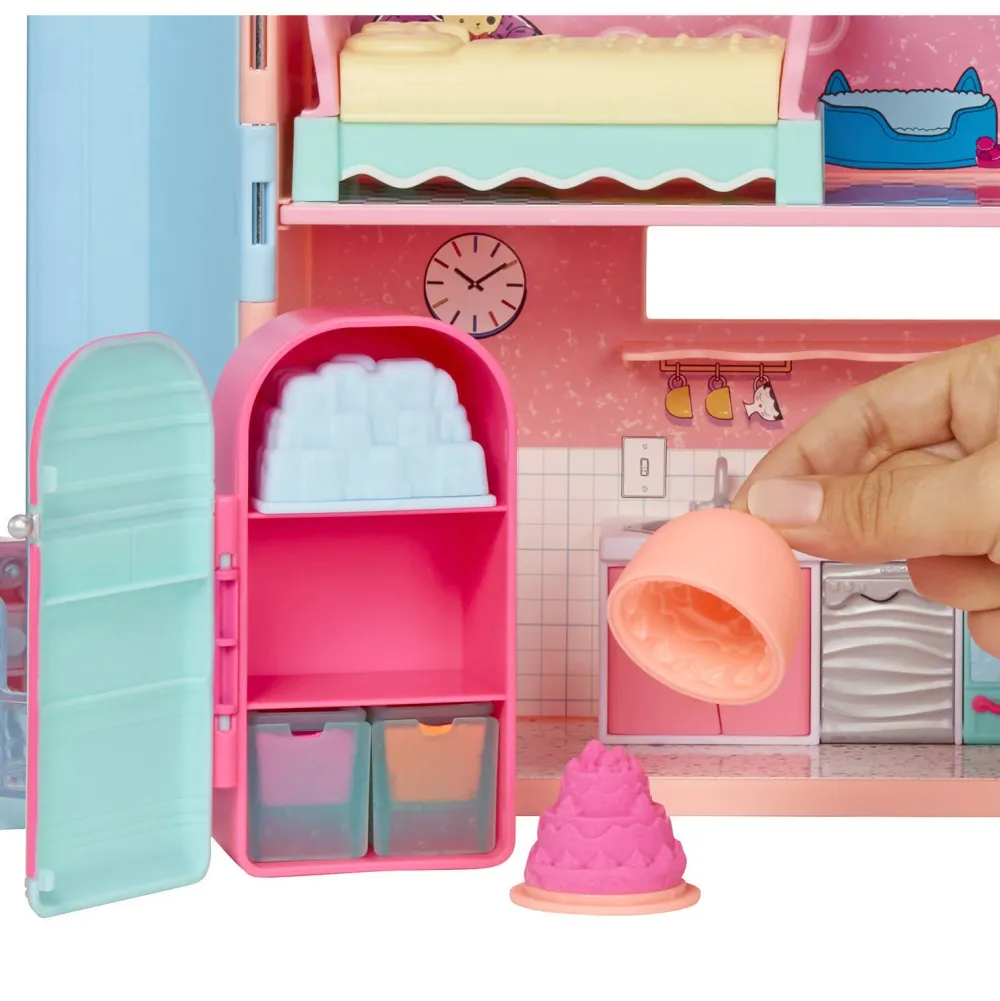 L.O.L. Surprise! Squish Sand Magic House Met Tot