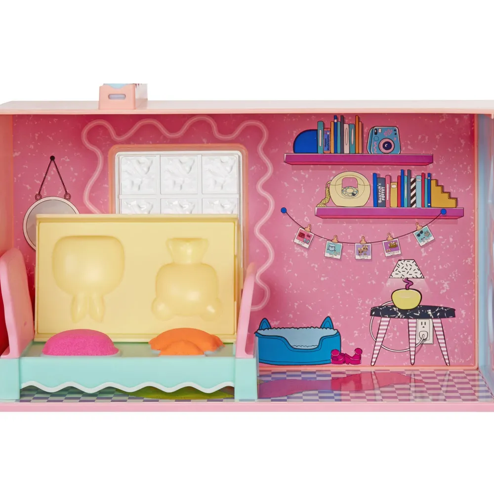 L.O.L. Surprise! Squish Sand Magic House Met Tot